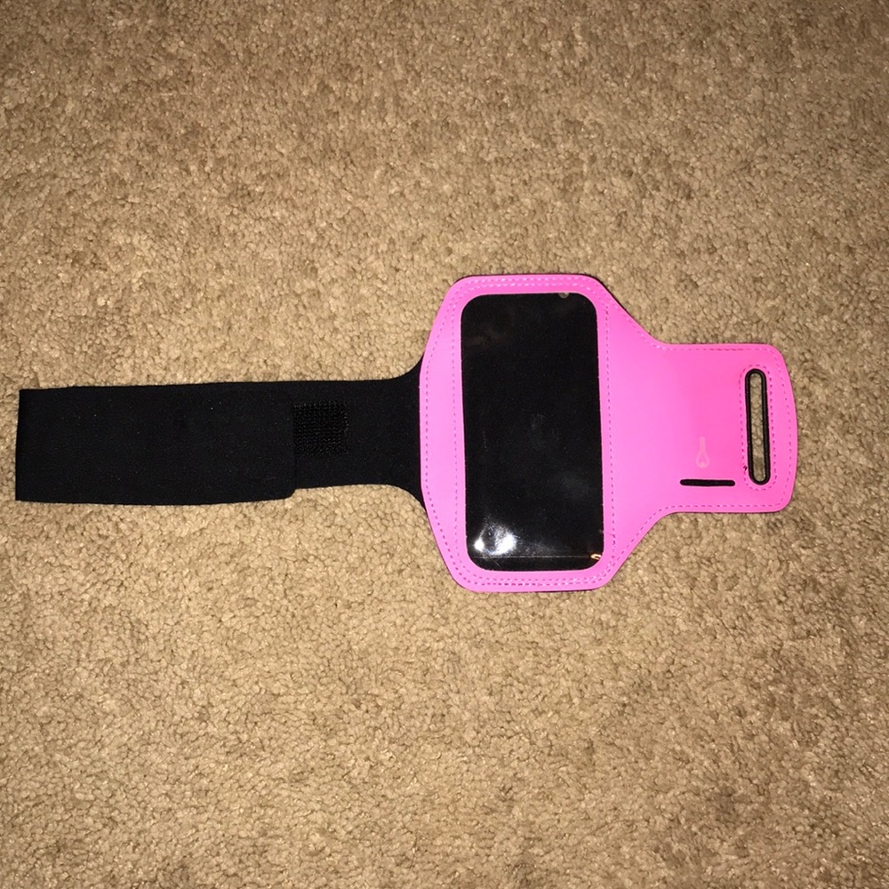 NWOT IPHONE 5 arm workout holder